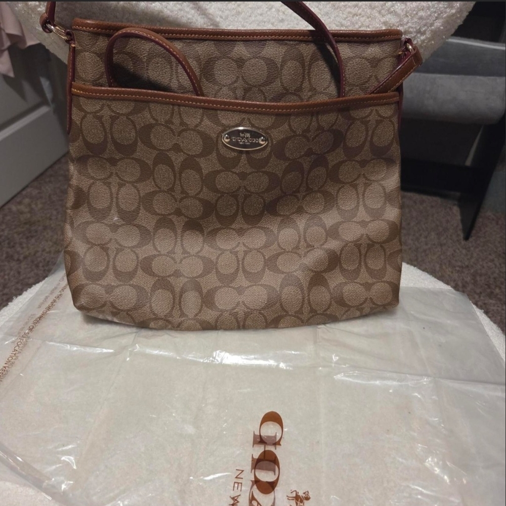 NWOT COACH TAN/BROWN CROSSBODY BAG•HANG TAG, REMOVABLE SHOULDER STRAP & DUST BAG